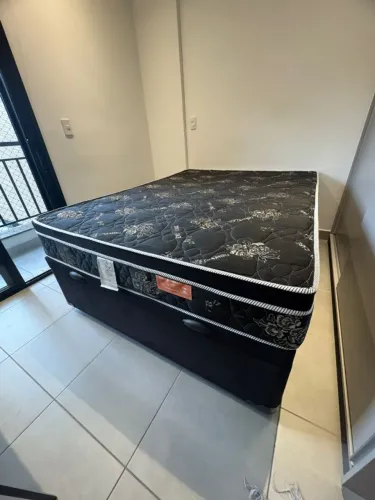 VENDO CAMA BOX DE CASAL COM BAÚ - IMPECÁVEL - 6 meses de uso