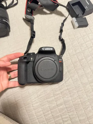 Câmera Cânon T7