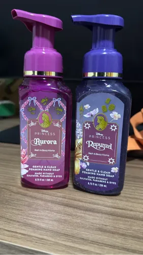 Dois sabonetes bath body works princesas, Rapunzel e Aurora 