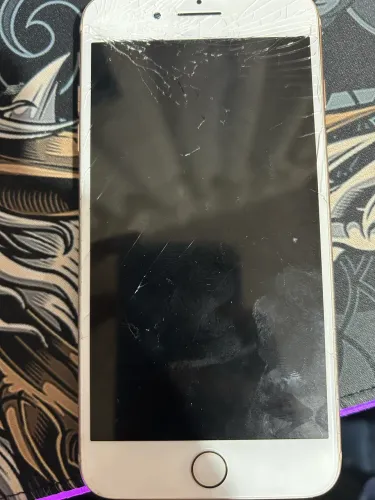 iPhone 8 Plus comprado nos eua com todas peças originais 