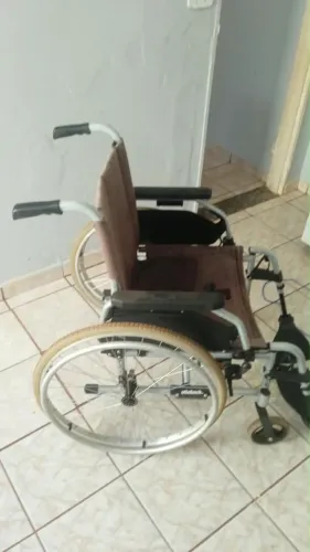 Cadeira de rodas de alumínio