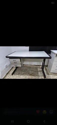Mesa de escritório 3 gavetas