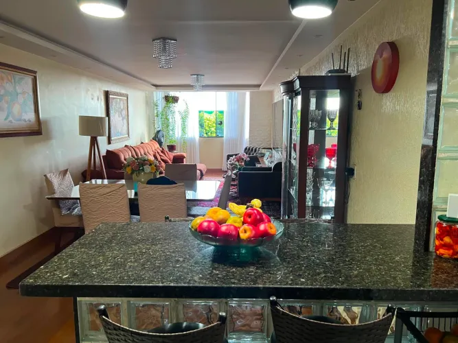 Lindo Apto Reformado 81m² - 2 Qts Planejados | Ed. Saint Etienne (CSB 4, Taguatinga Sul)