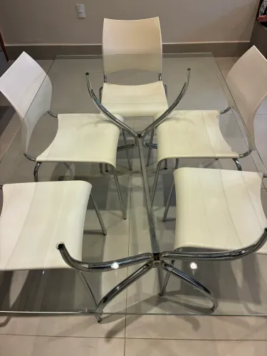 Mesa de jantar com 6 cadeiras