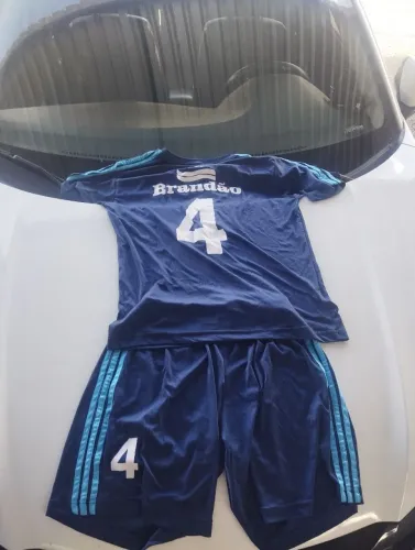 Jogo de uniforme completo com meiões 