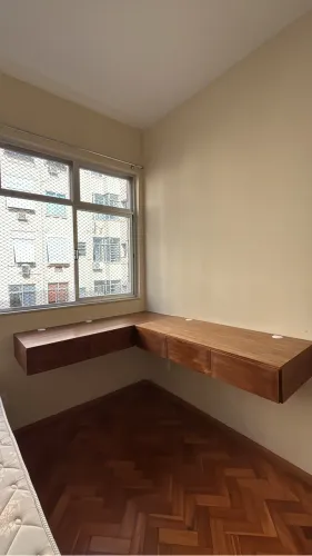 Aparador em madeira