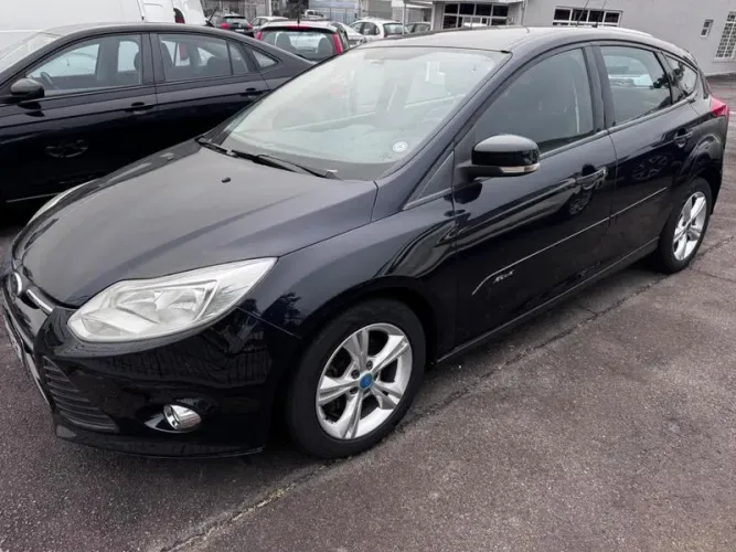Ford Focus 1.6 S/1.6 SE Flex 16V 5P AUT 2015