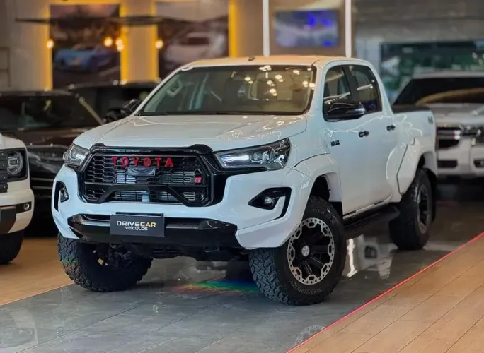 Toyota Hilux CD 4X4 2.8 Diesel Mec. 2023