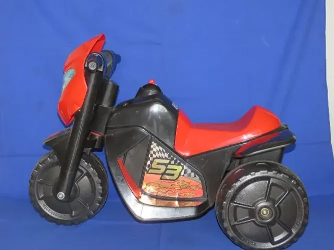 Triciclo Bandeirante - à Bateria