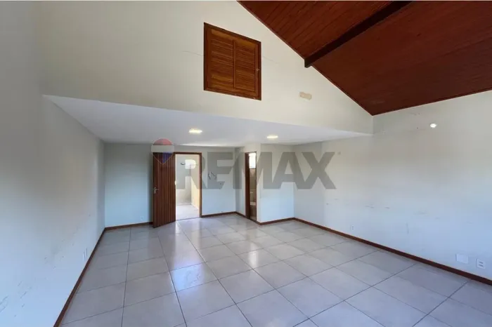 Loja comercial para locação no Centro Comercial da Rasa, em Armação dos Búzios