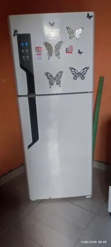 Vendo geladeira $ 700