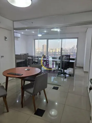 Linda Sala com mobiliada 62 m², Ar condicionado, Frigobar, Micro ondas, pronta para utiliz