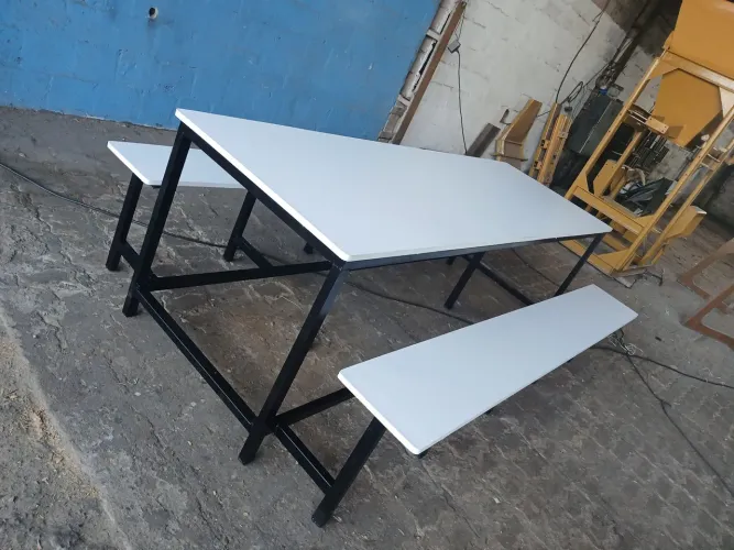 Mesa refeitório ind, nova, 2.5m x 80m x 80m, bancos retratil, tampos mdf com formica