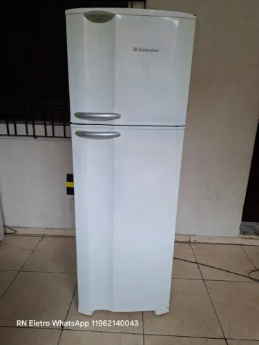 Geladeira Electrolux Frost Free 348 litros funcionando perfeitamente em Guarulhos-sp