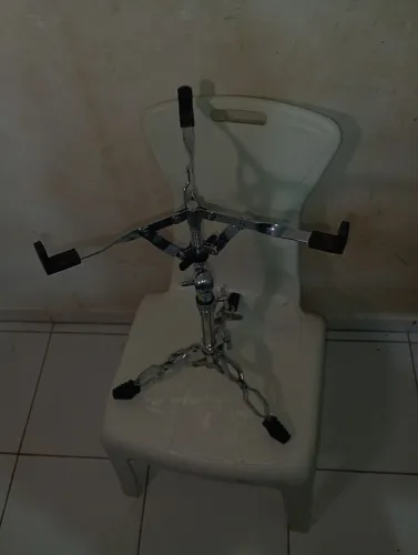 Estante de Caixa de Bateria