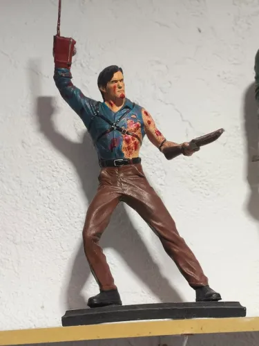 Boneco de terro colicinado