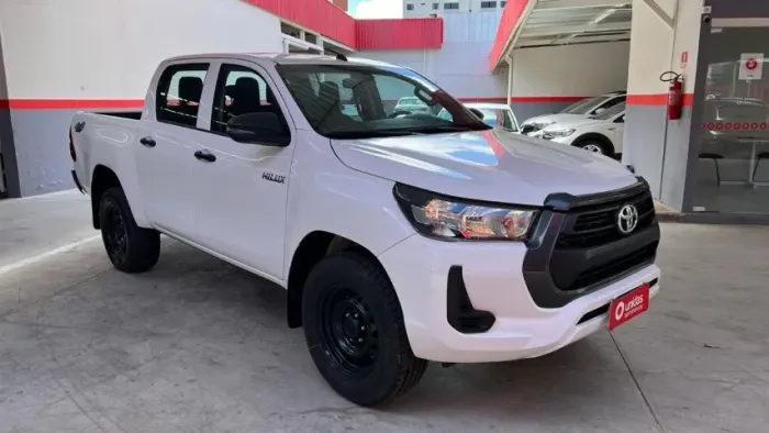 Toyota Hilux CD 4X4 2.8 Diesel Mec. 2024