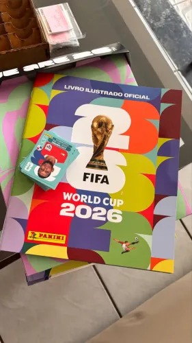 Álbum Brochura + 500 Figurinhas