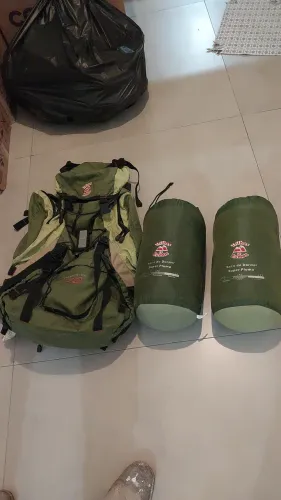 Mochila 72L Trilhas e Rumos  + 2 Sacos de dormir Trilhas e Rumos Super Pluma 