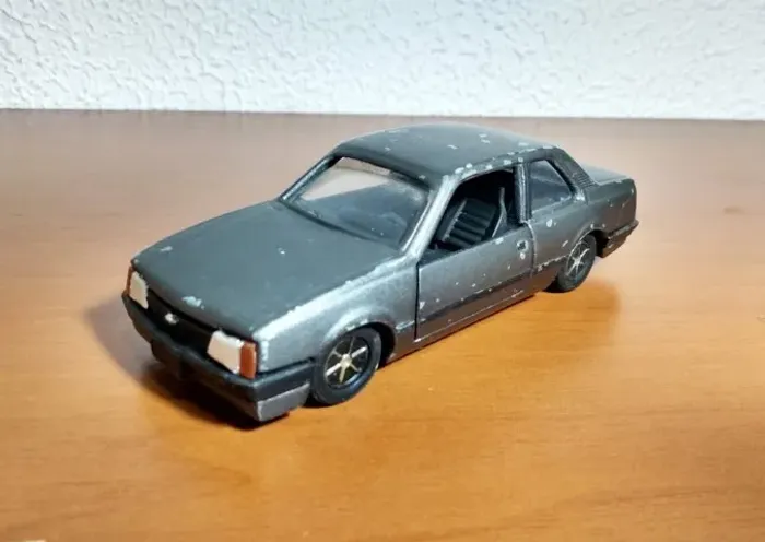 Miniatura Monza Arpra de metal