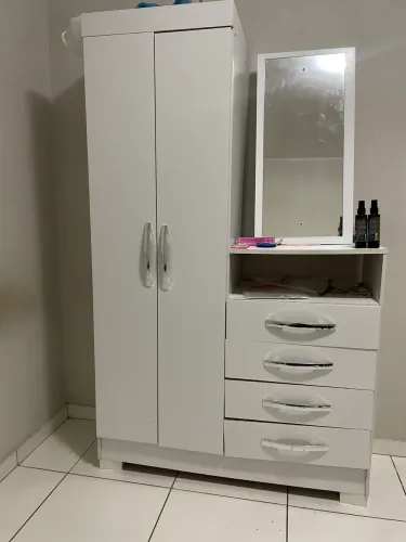 Vende-se guarda roupa de solteiro