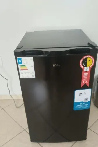 Vendo Frigobar EOS 120 litros, 220 volts, seminovo.