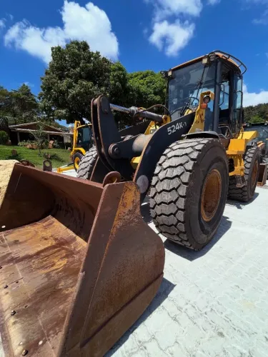 PÁ CARREGADEIRA JOHN DEERE