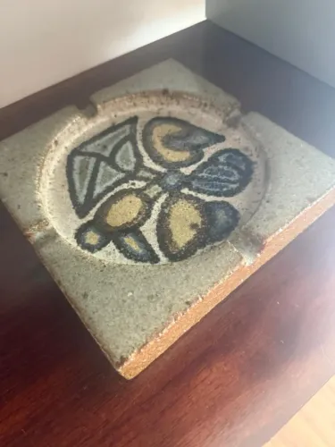 Cinzeiro de cerâmica Brennand, tamanho M, 20cm x 20cm