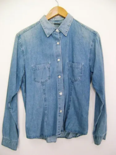 Camisa jeans - Zofit - Tamanho M - Acinturadinha, uma graça - 150,00