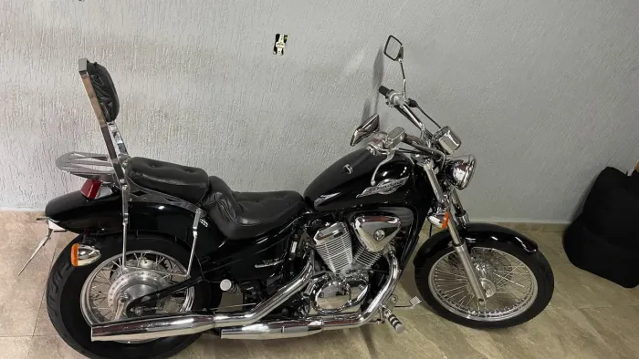 Shadow 600 2001