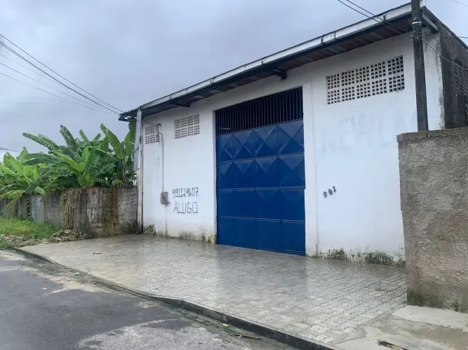 Galpão Comercial 450m² Próximo ao Frotinha de Messejana e Center Box