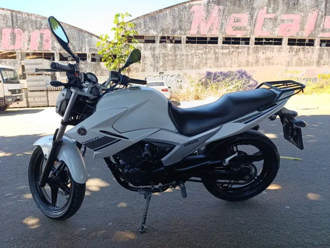 Moto bem conservada