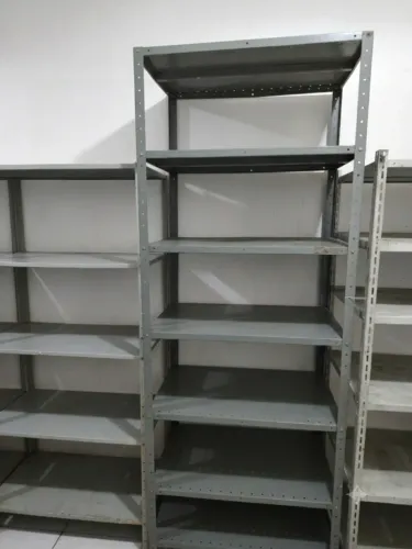 Estante de Aço / Prateleira Industrial Rígida