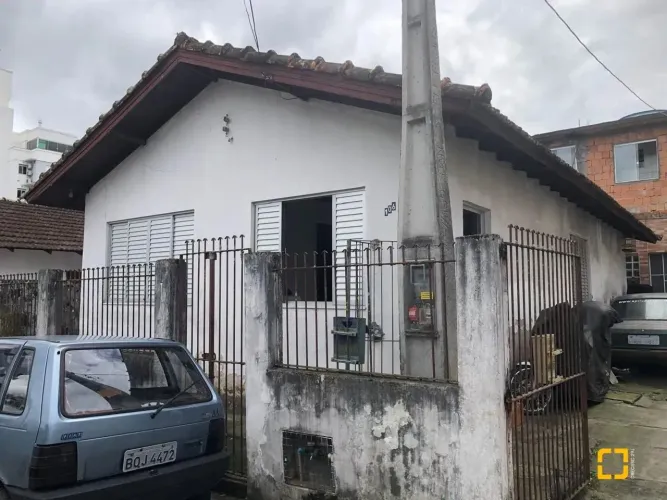 CASA RESIDENCIAL/COMERCIAL - ITACORUBI - FLORIANÓPOLIS