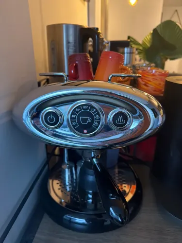 Cafeteira Illy 220 V 