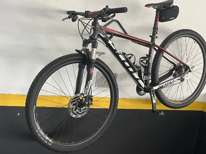 Bike Scott Scale Deore + Sapatilha + Lanterna + Mochila
