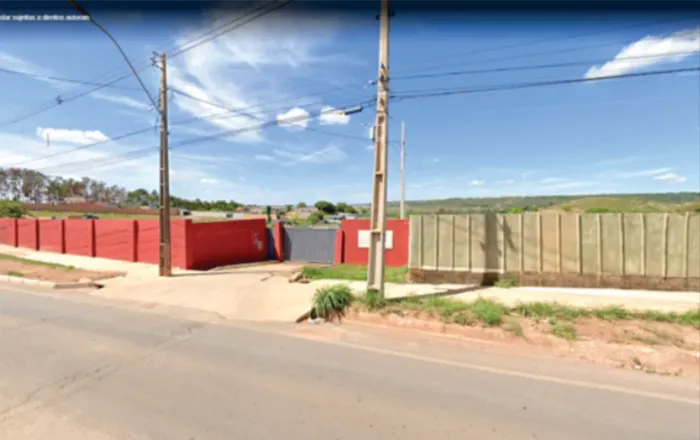 LOTE DE ESQUINA - FRENTE PLAZA MALL