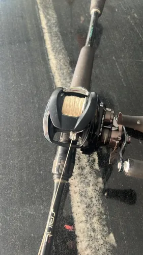 Carretilha Daiwa Zillion TW HD 1000 XHL (Manivela Esquerda)