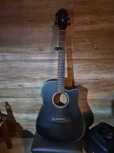 Troco Violão J. WHITE em Guitarra