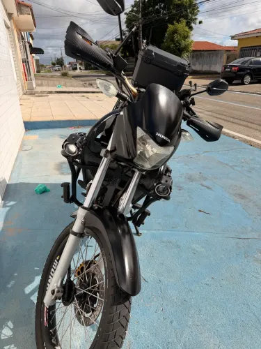 Falcon 400 cc preta 
