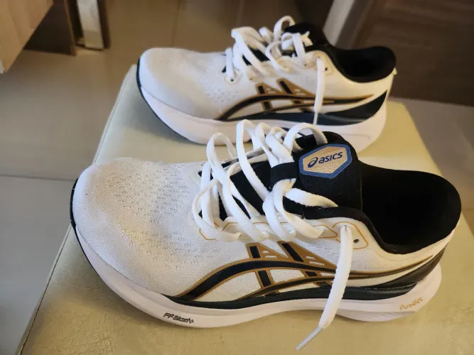 Asics Gel Kayano 30.