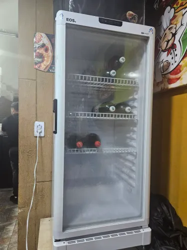 FRIGOBAR EXPOSITOR 120L - 220V