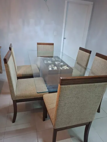 Mesa com cadeira