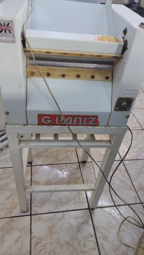 Vendo cilindro elétrico para massas