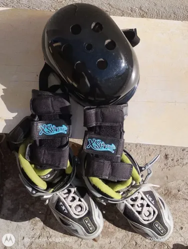 Patins Abec 7 + Capacete e Munhequeiras