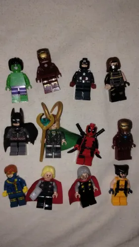 Lote Bonecos Lego: Kit Marvel