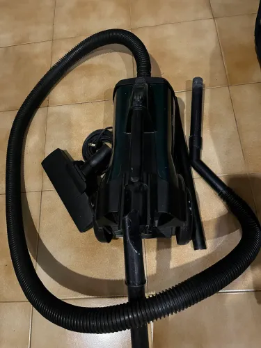Aspirador de pó Marca Eureka completo