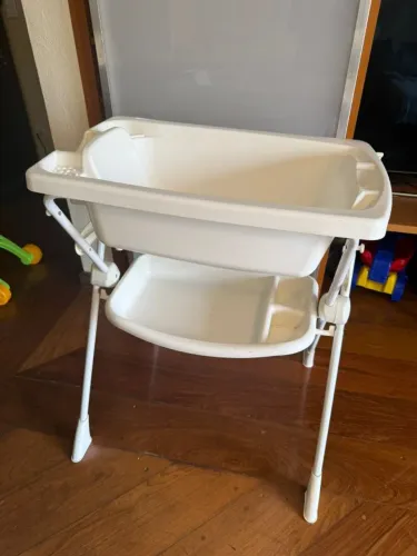 Banheira de Bebê Burigotto Splash com Suporte e Bandeja - Desapego