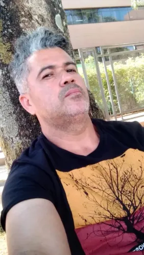 Meu nome e Francisco estou pronto pra fazer koque serviço meu whatsapp e *.