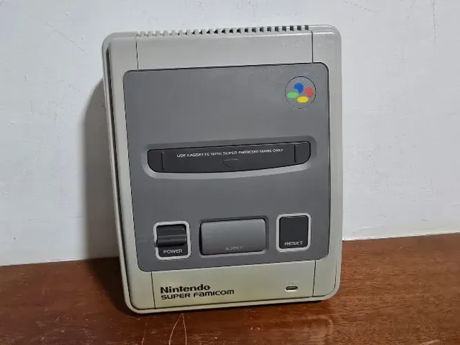 Super Nintendo (Super Famicom)